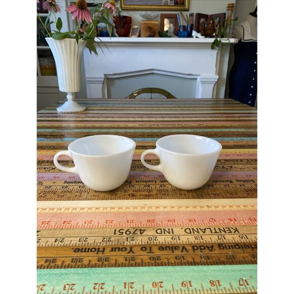 Vintage CORNING Milk Glass Coffee Tea Mugs Set of 2 Cups USA MCM Retro Pair - Picture 1 of 11